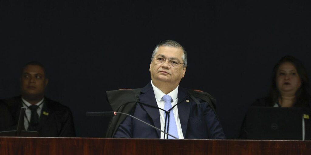Em julgamento sobre denúncia, Dino diz que é "covardia" atacar juiz