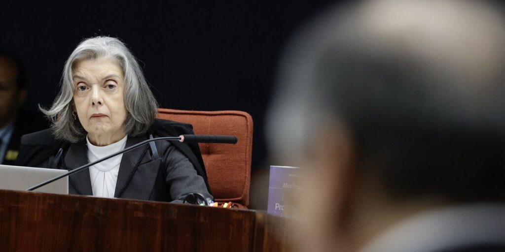 "Não sou tão velha quanto Vossa Excelência imagina", diz Cármen a Dino