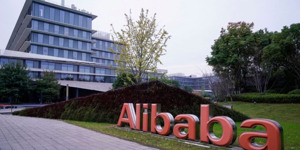 Alibaba lança modelo de IA, que diz ser superior à OpenAI e ao DeepSeek