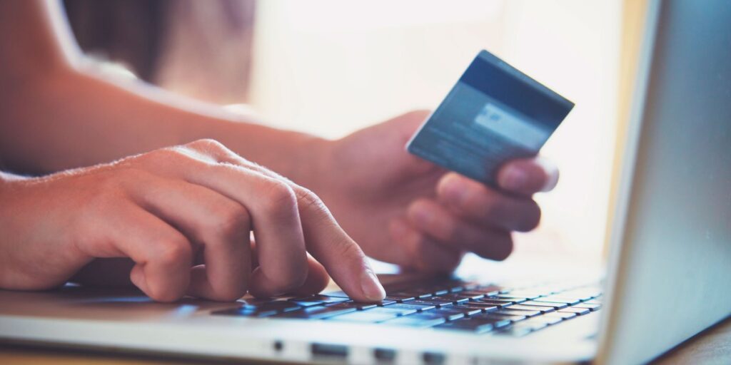 Tentativas de fraudes bancárias sobem 10,4% em 2024, diz Serasa