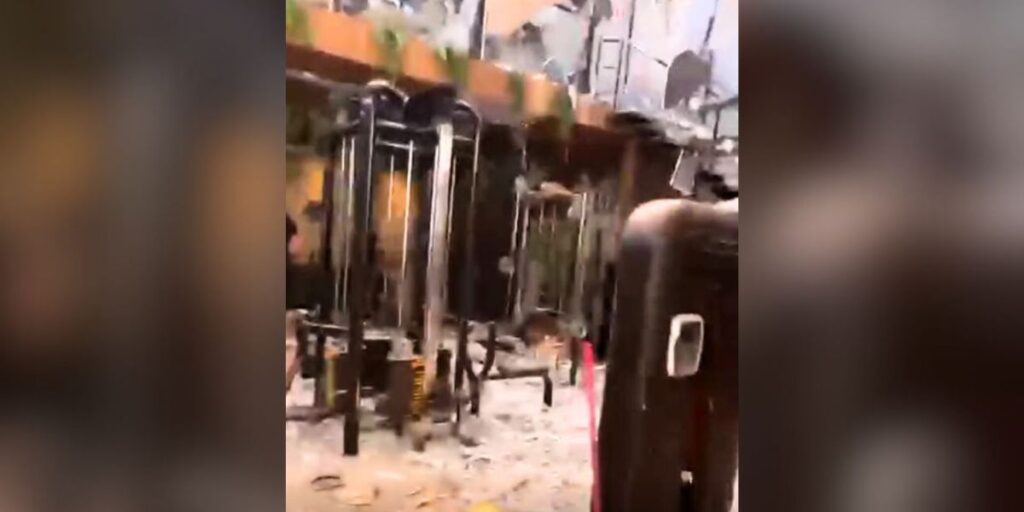 Duas pessoas ficam feridas após teto de academia desabar em Aracaju