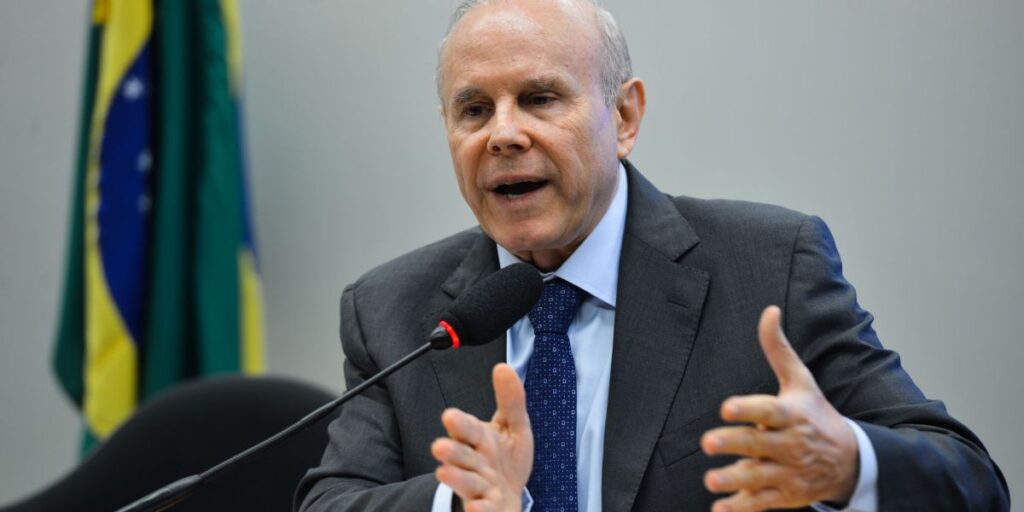 Lula indica Mantega para conselho fiscal da Eletrobras