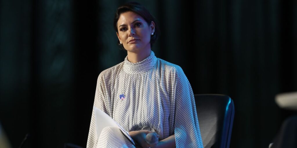 No DF, Michelle Bolsonaro lidera disputa ao Senado, diz Paraná Pesquisas