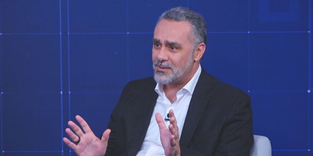 Parlamento brasileiro não tem cumprido o seu papel, diz André Marsiglia