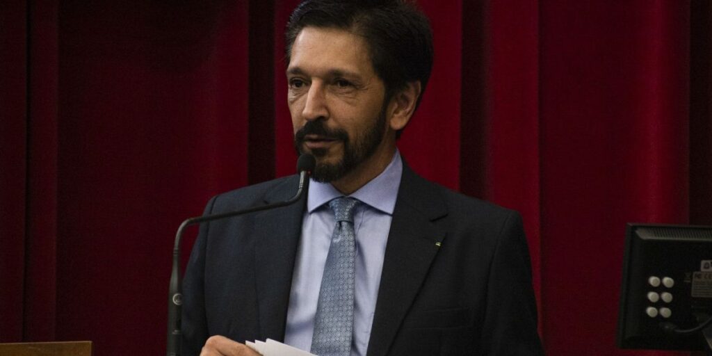 Polêmica do teleférico: Nunes diz que proposta de Marçal é "ilógica"