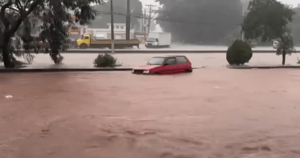 Após tempestade em SP, Defesa Civil prorroga Operação Chuvas de Verão