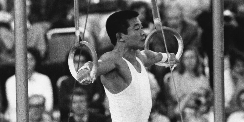 Hexacampeão olímpico, lenda da ginástica morre aos 82 anos
