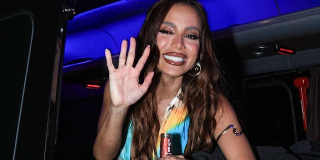 Anitta reúne famosos em festa de aniversário; veja quem foi