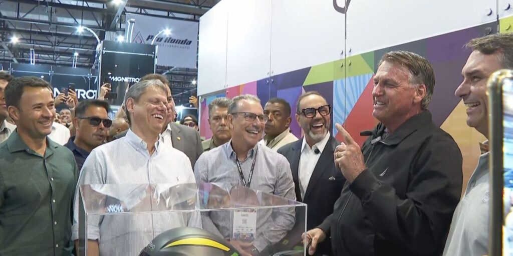 "Tarcísio vai para reeleição e eu para presidente", diz Bolsonaro