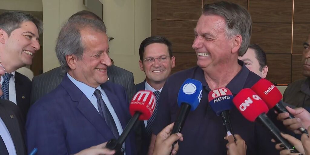 Só vou cuidar da agenda política com Bolsonaro, diz Valdemar Costa Neto