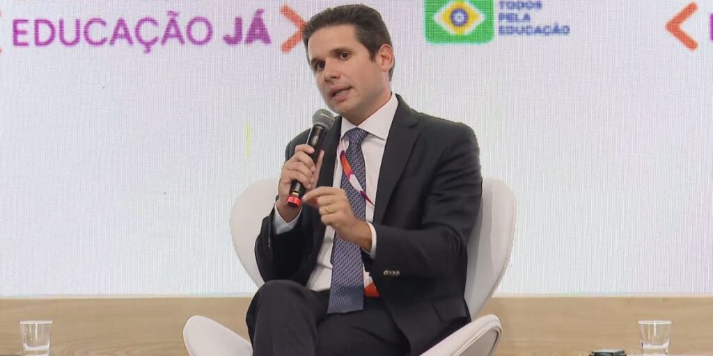 Hugo diz confiar em Gleisi: Mulher muito direta nas tratativas políticas