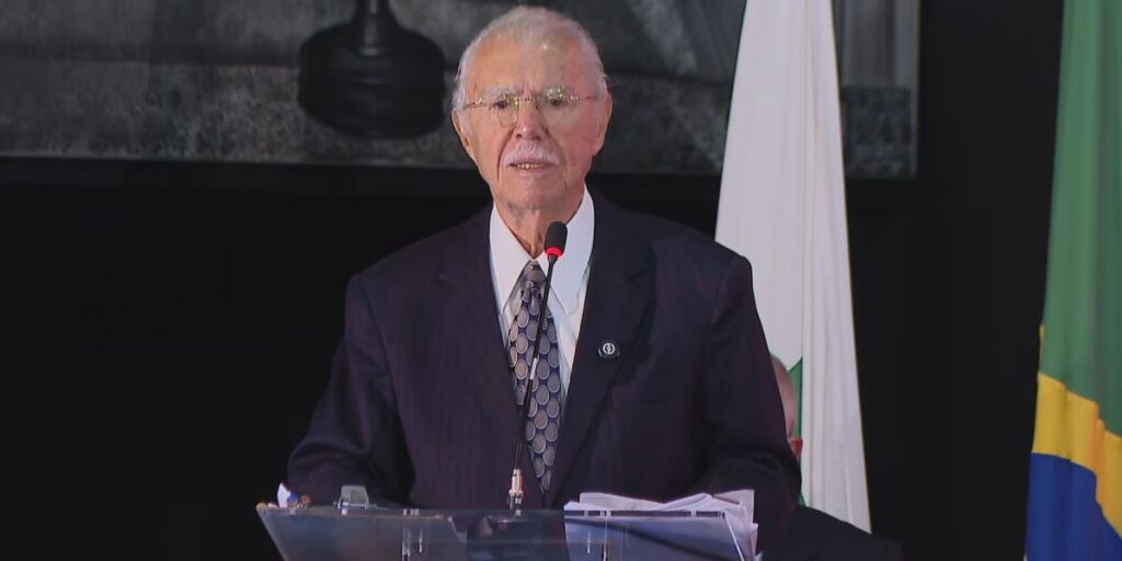 À CNN, Sarney conta desafios de ser primeiro presidente após a ditadura