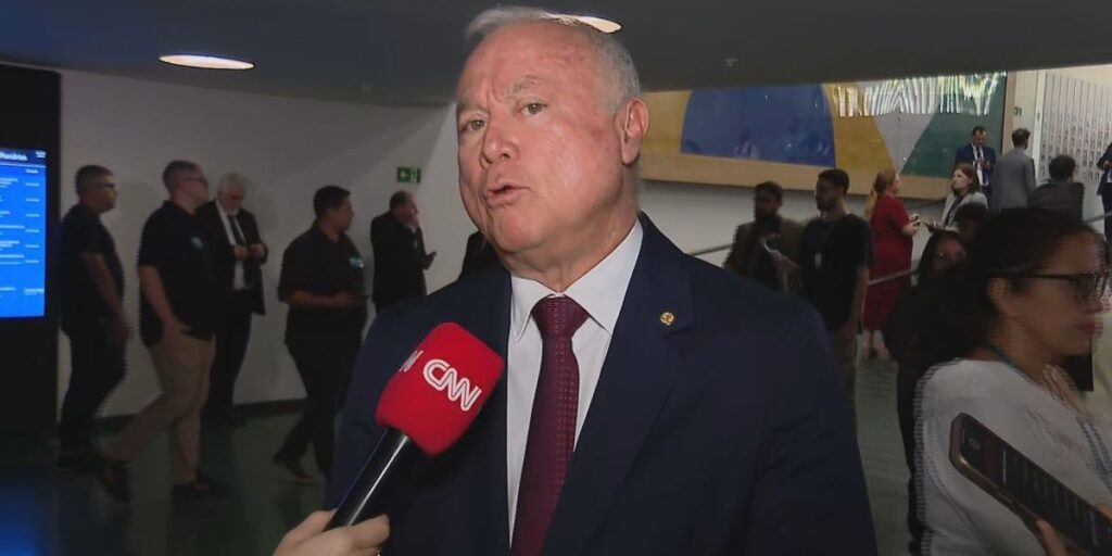 Questões de natureza partidária não influenciarão trabalhos na CCJ, diz Azi