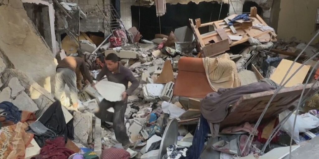 Israel propõe acordo sobre reféns enquanto combates continuam em Gaza