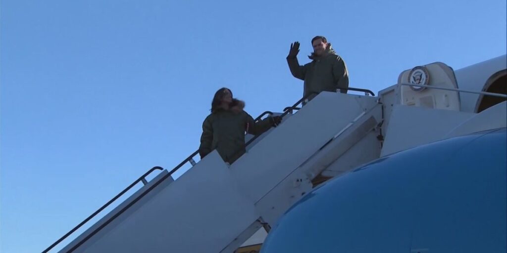 Vice dos EUA, JD Vance chega à Groenlândia em meio a ameaça de Trump