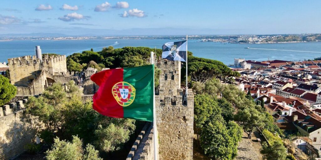 Universidades de Portugal que aceitam o Enem participam de feira em SP