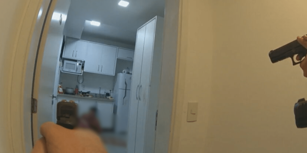 Policiais matam colombiano em surto; SSP apura "combinação" de versão no BO