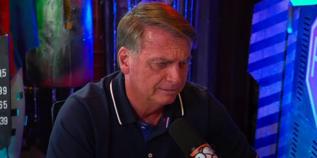 "Só passo o bastão depois de morto", diz Bolsonaro ao lado de Tarcísio