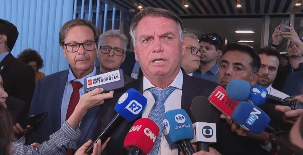 "Se não for o Jair, vai ser o Messias", diz Bolsonaro sobre eleição em 2026