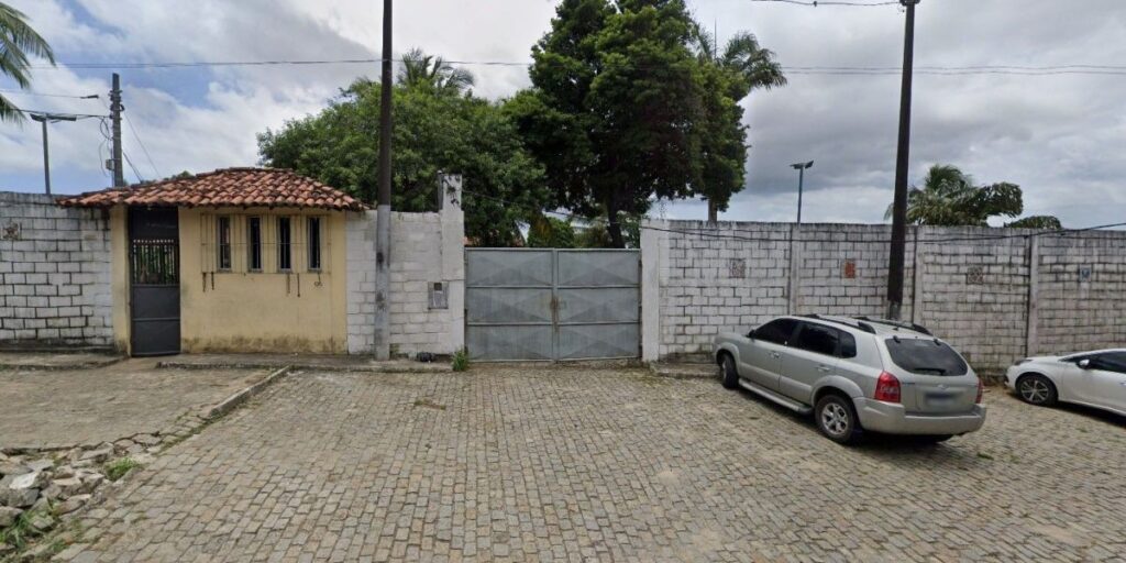 Policial penal é afastado por suspeita de oferecer benesses a presos