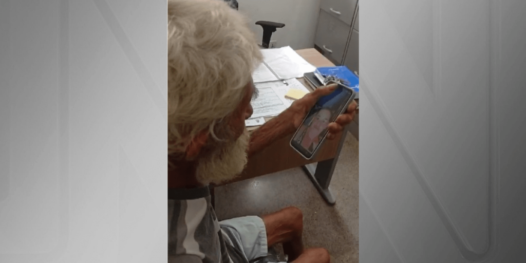 Mãe tem sonho "um dia antes" e idoso reencontra família após 50 anos
