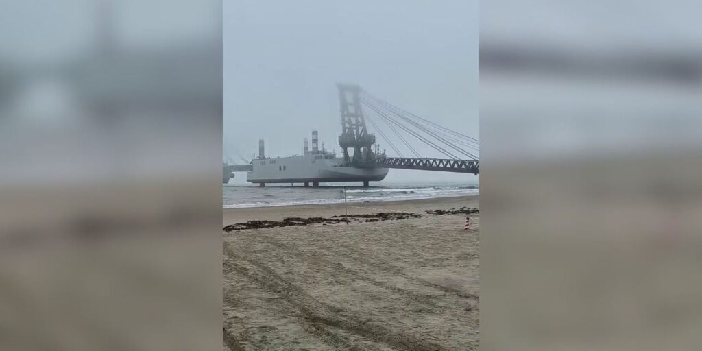 “Ponte” de navios da China chama atenção de especialistas em defesa