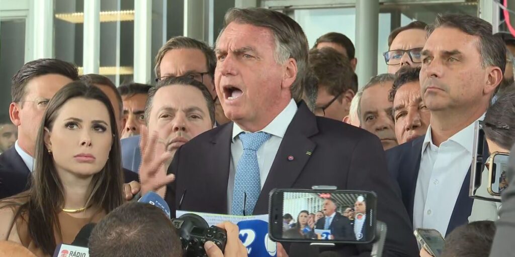 Bolsonaro ataca o STF após corte aceitar denúncia da PGR