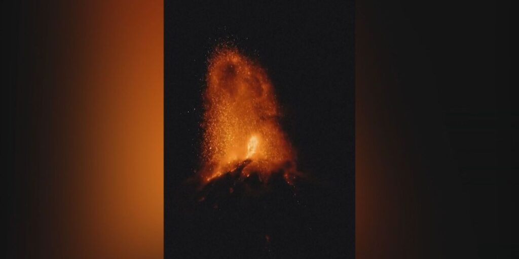 Vulcão na Guatemala entra em erupção; veja o vídeo