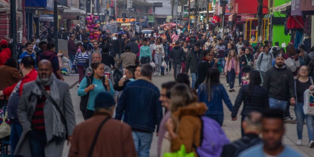 Ritmo de crescimento da economia deve cair em 2025, apontam analistas
