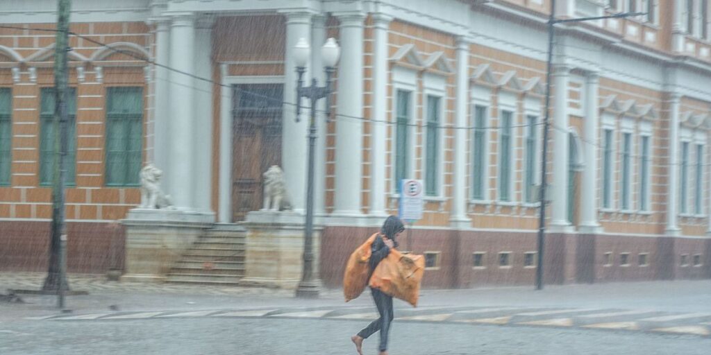 Porto Alegre deve ter semana de chuva no início de abril