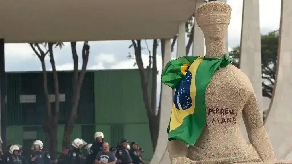 Autora do "perdeu, mané" no STF teve nove pedidos de liberdade negados