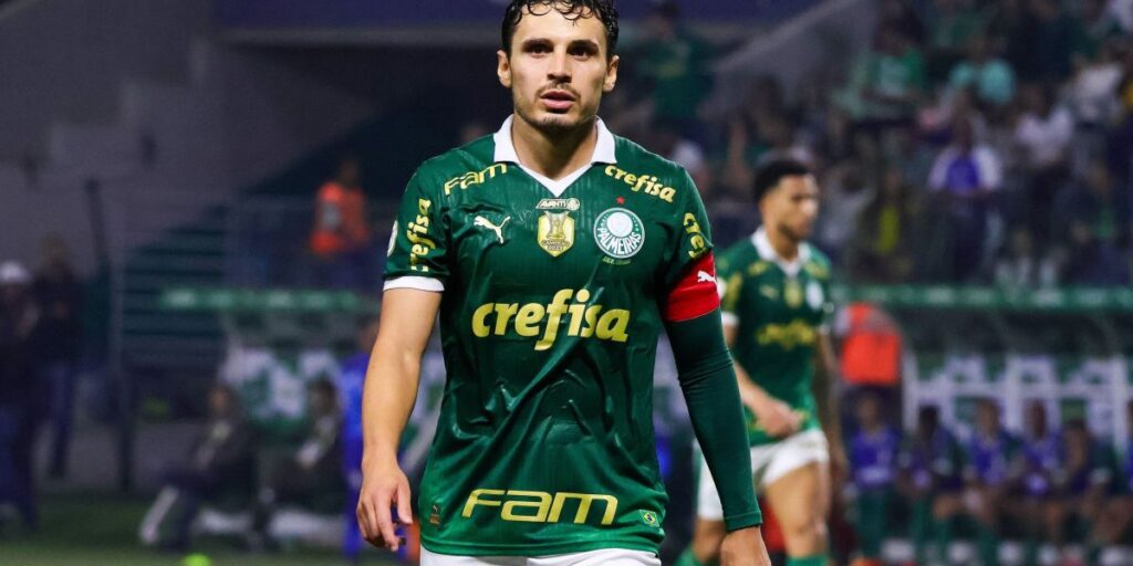 Raphael Veiga deixa futuro no Palmeiras em aberto após derrota na final