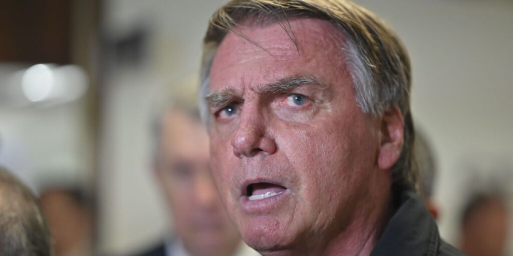 Bolsonaro critica "rapidez" do Judiciário após STF marcar seu julgamento