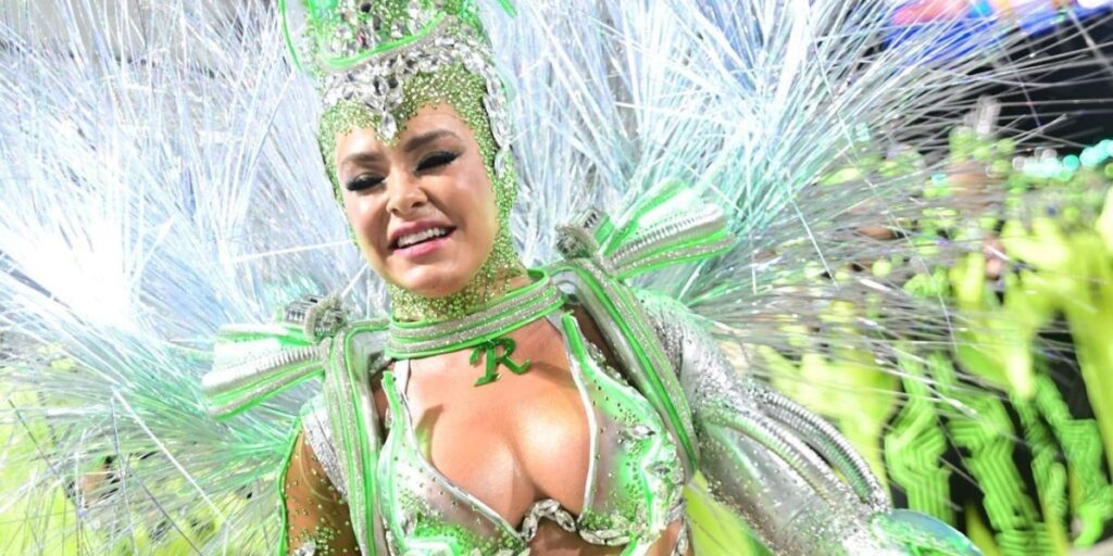 Carnaval 2025: Fabíola de Andrade usa fantasia com inicial de marido preso