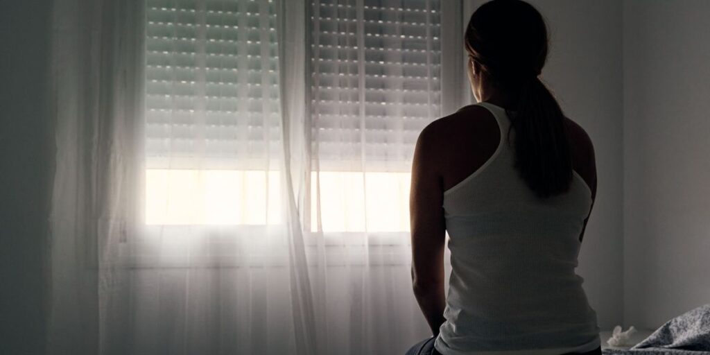 Pelo menos uma mulher foi vítima de feminicídio a cada 17 horas em 2024