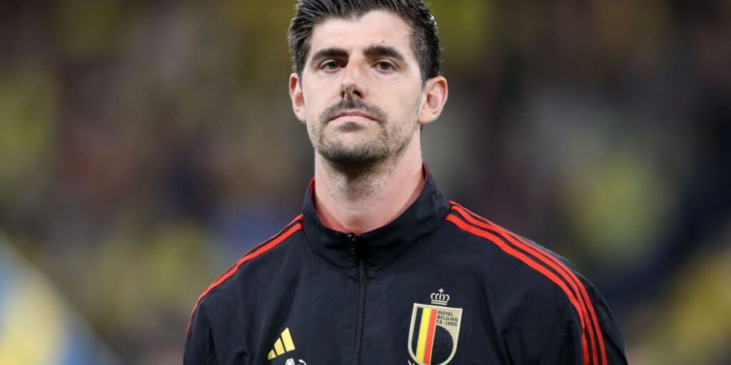 Em meio a criticas, Courtois volta para Bélgica após quase dois anos