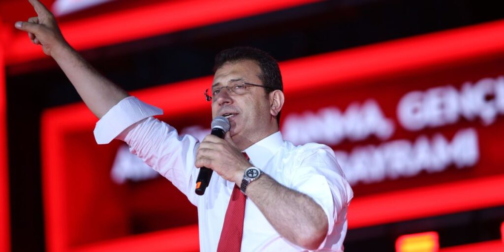 Turquia: Human Rights Watch condena prisão do prefeito de Istambul