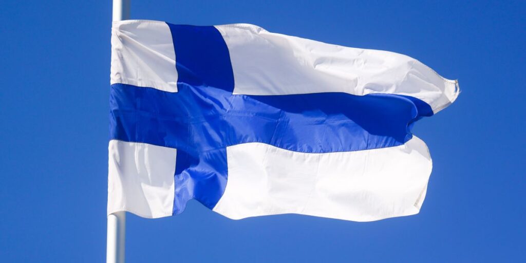 Finlândia lidera ranking da felicidade da ONU; Brasil sobe oito posições