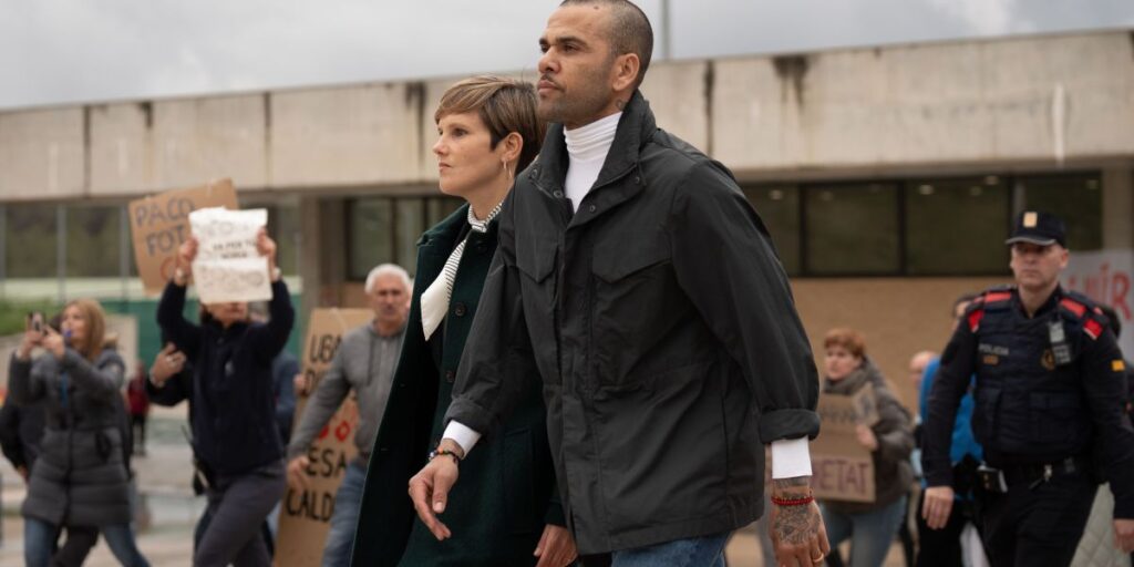 Advogada de Daniel Alves reage à decisão da Justiça de absolvição