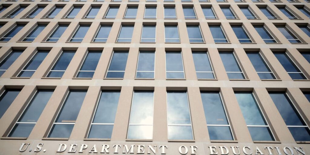 Fontes: Departamento de Educação dos EUA fará cerca de 2 mil demissões