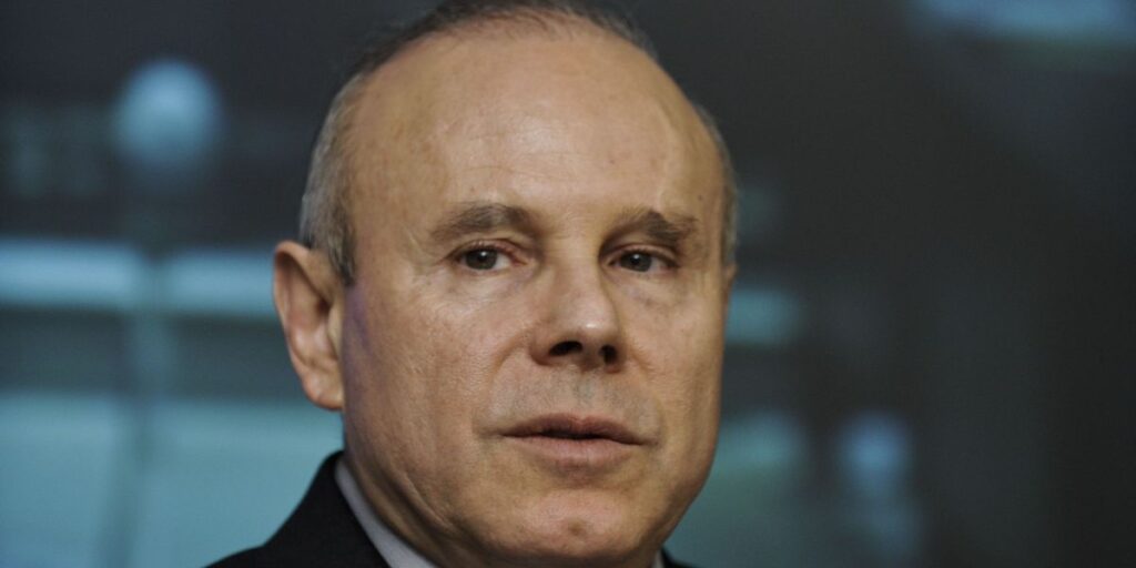 Lula indica Mantega para Eletrobras: cargo tem salário de R$ 12,6 mil