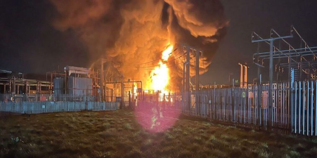 Incêndio que paralisou aeroporto de Londres é considerado como não suspeito