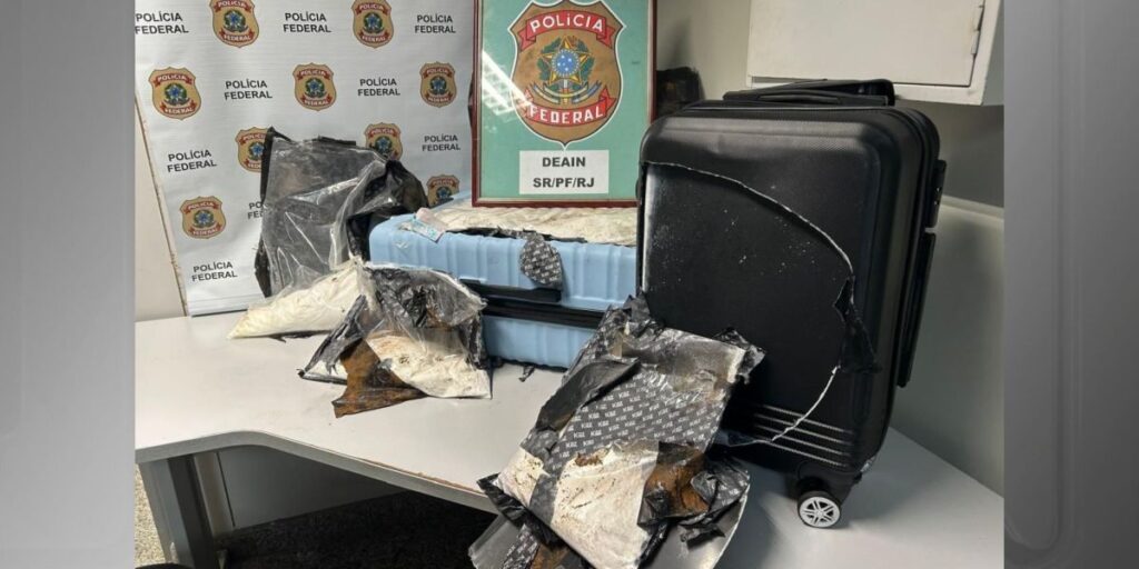 Mulher é presa no Galeão ao tentar embarcar com 7 kg de cocaína para Paris