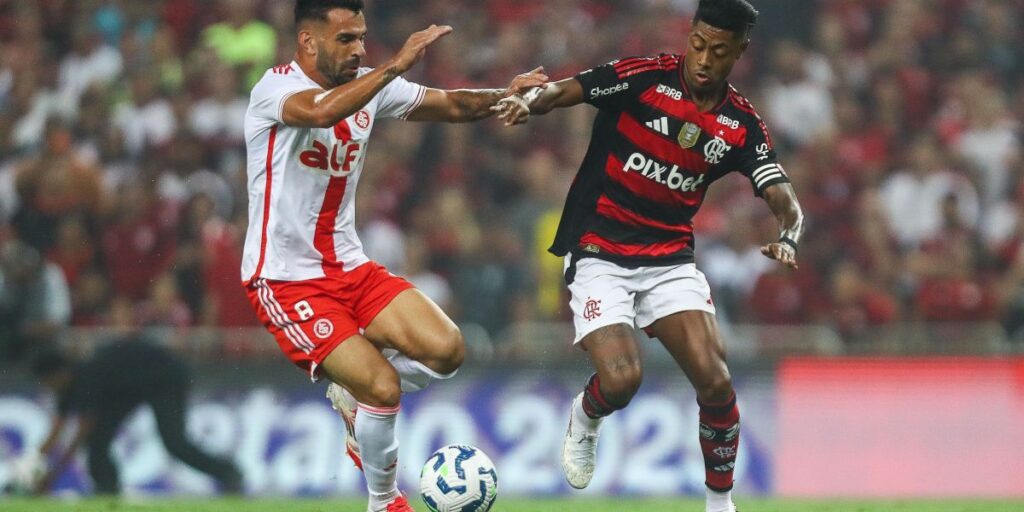 Flamengo pressiona, mas Inter segura empate em estreia no Brasileirão