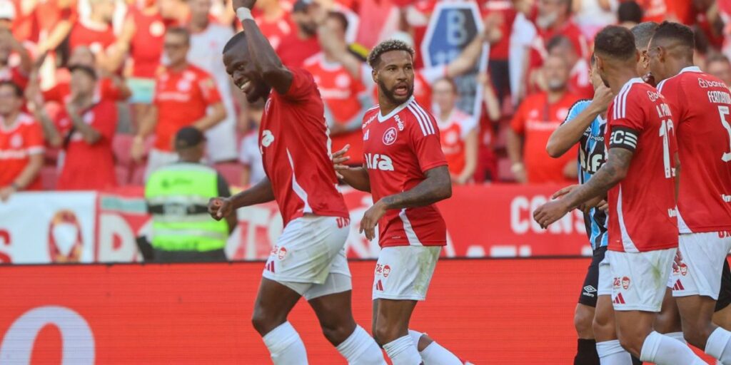 Inter bate Grêmio e volta a ser campeão gaúcho após 9 anos