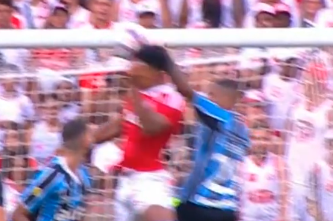 Inter reclama de pênalti na final do Gaúcho: "Virou vôlei?"