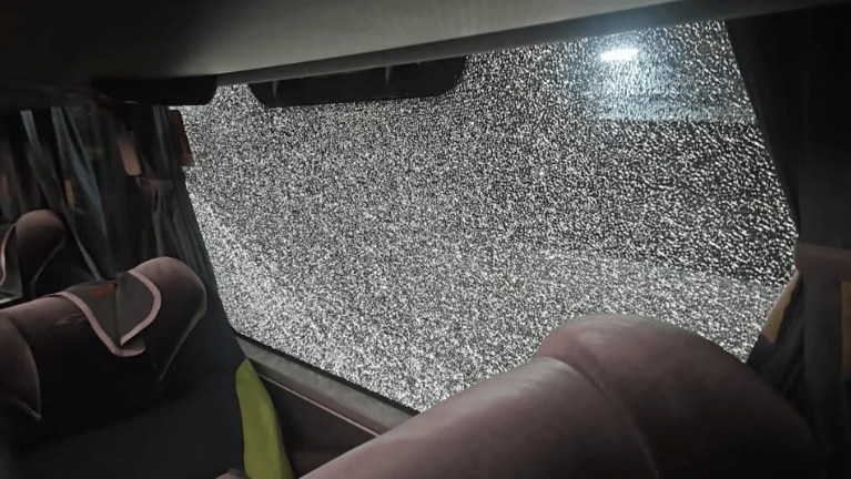 Maringá tem ônibus apedrejado após vitória sobre Athletico-PR