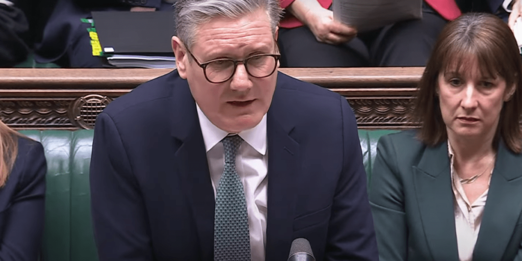 Premiê do Reino Unido apoia exibição de "Adolescência" nas escolas