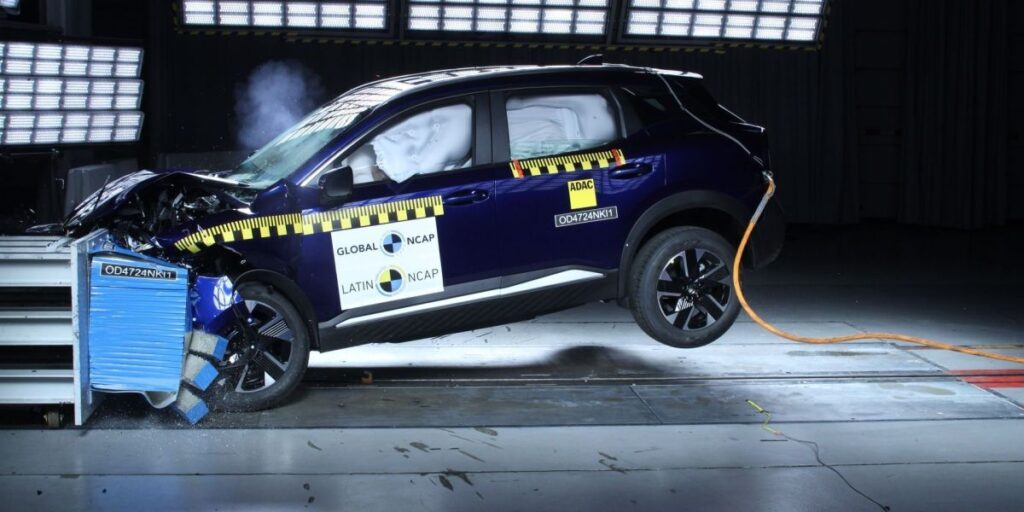 Nova geração do Nissan Kicks recebe nota máxima em teste de colisão