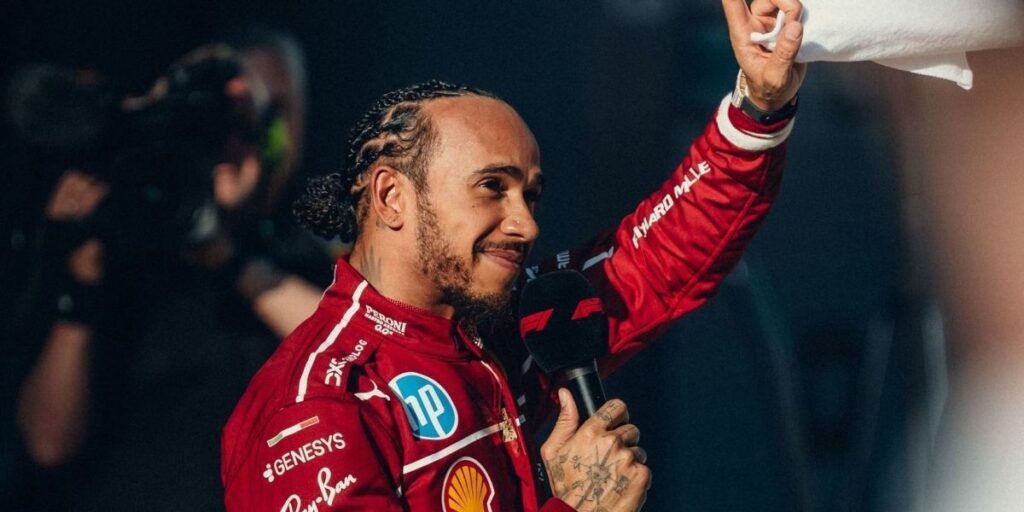 Hamilton celebra pole da sprint em Xangai e revela: "Estou em choque"